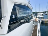 Jeanneau NC 37 Side Deck